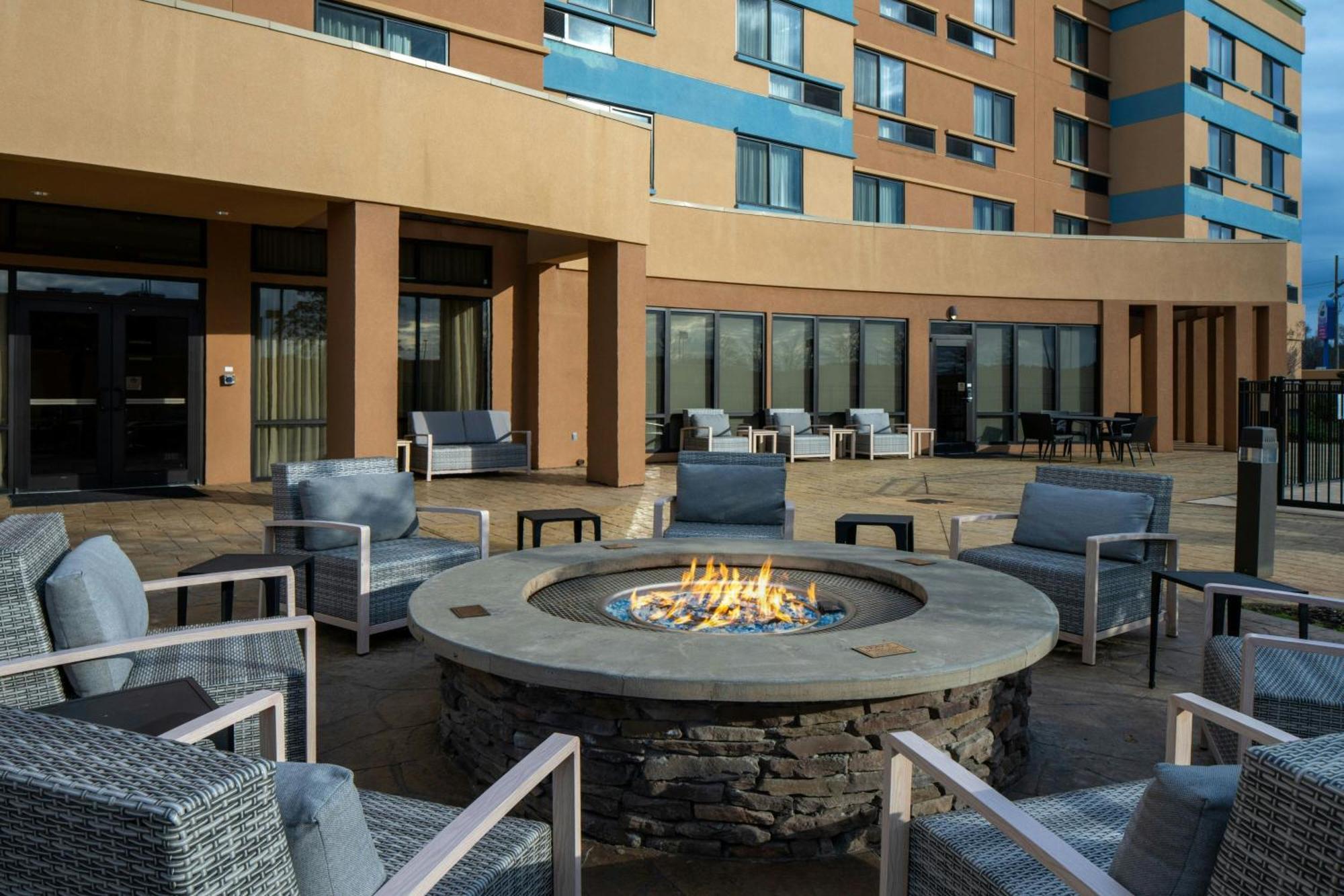 Courtyard By Marriott Jackson Airport/Pearl Hotell Eksteriør bilde